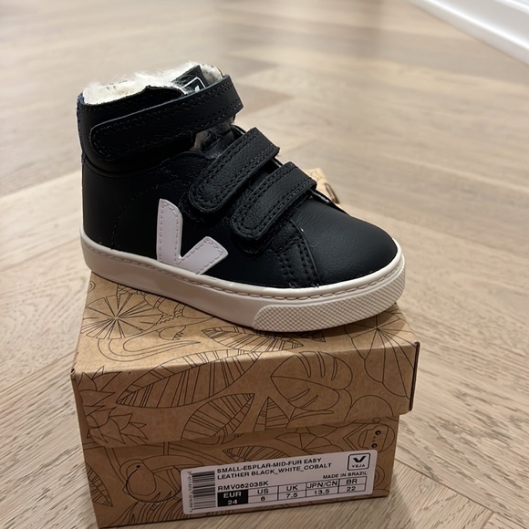 Selling winter fur-Lined Leather Sneakers. High Top, Thick sole, Soft inside - Picture 3 of 3